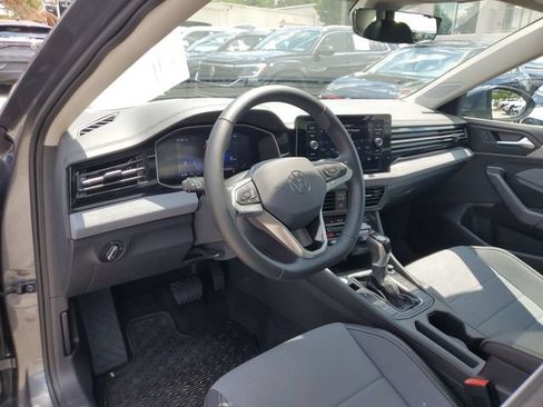 Used 2025 Volkswagen Jetta SE w/ Sunroof Package FWD image 18