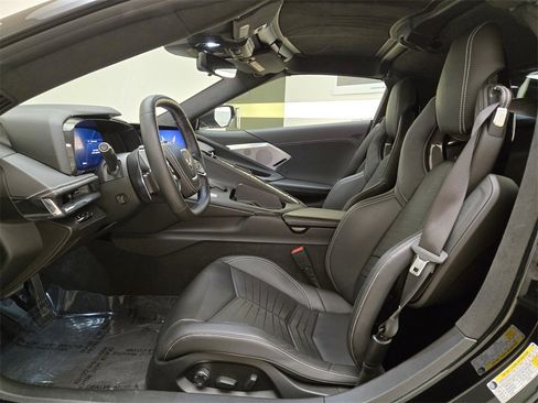 Used 2020 Chevrolet Corvette Stingray Premium Cpe w/ 3LT Preferred Equipment Group image 17