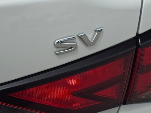 Used 2024 Nissan Sentra SV FWD image 12