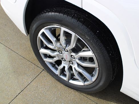 Used 2023 GMC Terrain Denali image 38