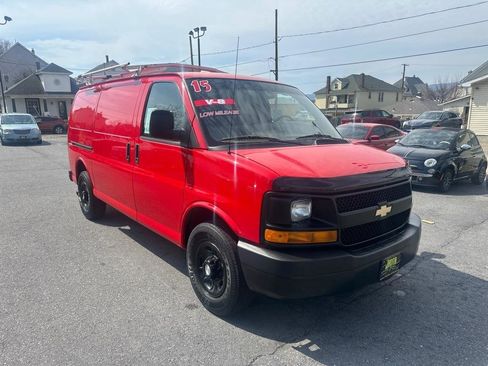 Used 2015 Chevrolet Express 2500 RWD image 2