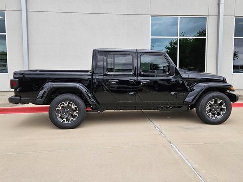 New 2026 Jeep Gladiator Sport AWD/4WD image 2