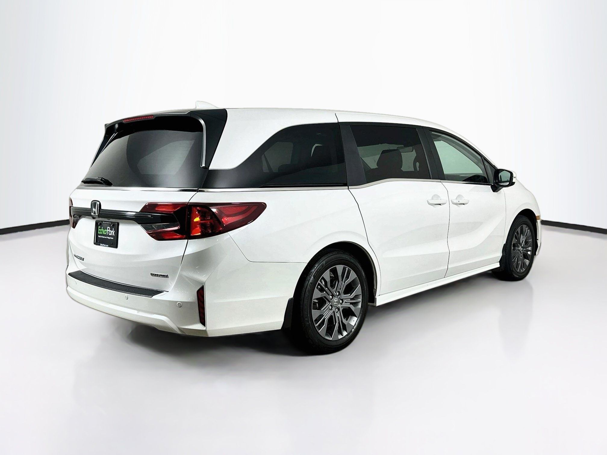 Used 2025 Honda Odyssey Touring image 9