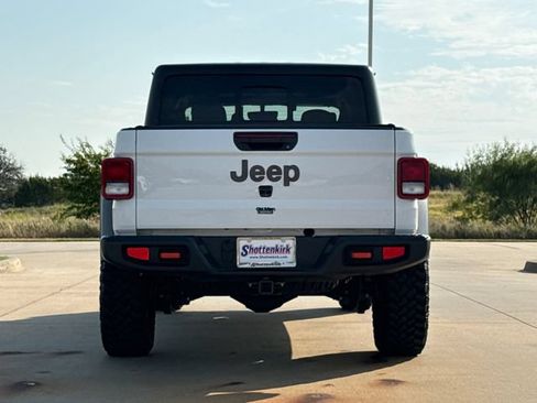Used 2023 Jeep Gladiator Mojave AWD/4WD image 8