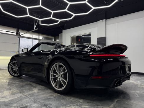 Used 2025 Porsche 911 Carrera image 3