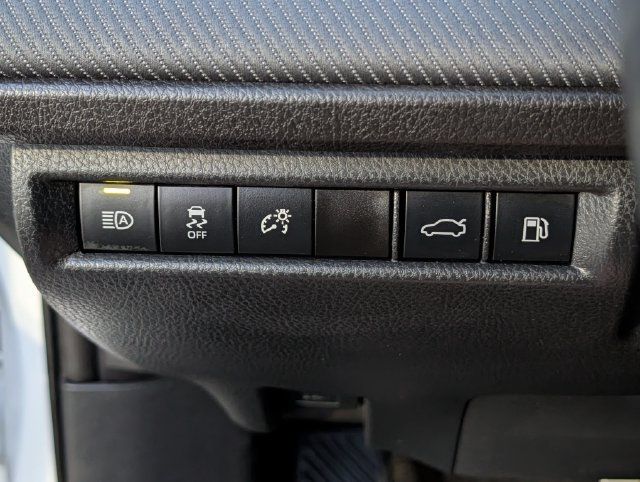 Used 2025 Toyota Camry SE FWD image 23
