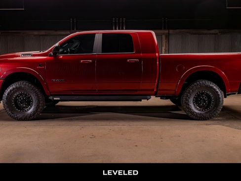 Used 2021 RAM 2500 Laramie w/ Night Edition AWD/4WD image 6
