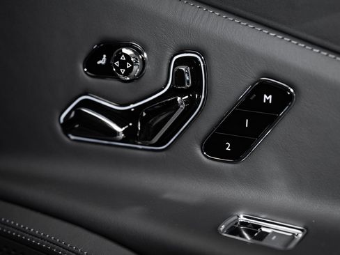 Used 2024 Bentley Flying Spur W12 image 28