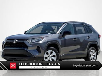 Used 2021 Toyota RAV4 LE AWD/4WD video 1