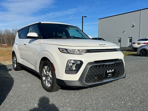 Used 2022 Kia Soul LX w/ Technology Package image 7