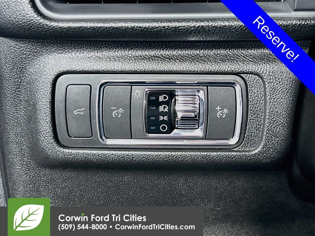 Used 2022 Lincoln Corsair Reserve w/ Equipment Group 201A AWD/4WD image 19