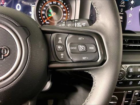 Used 2025 Jeep Wrangler Unlimited Rubicon w/ Convenience Group AWD/4WD image 11