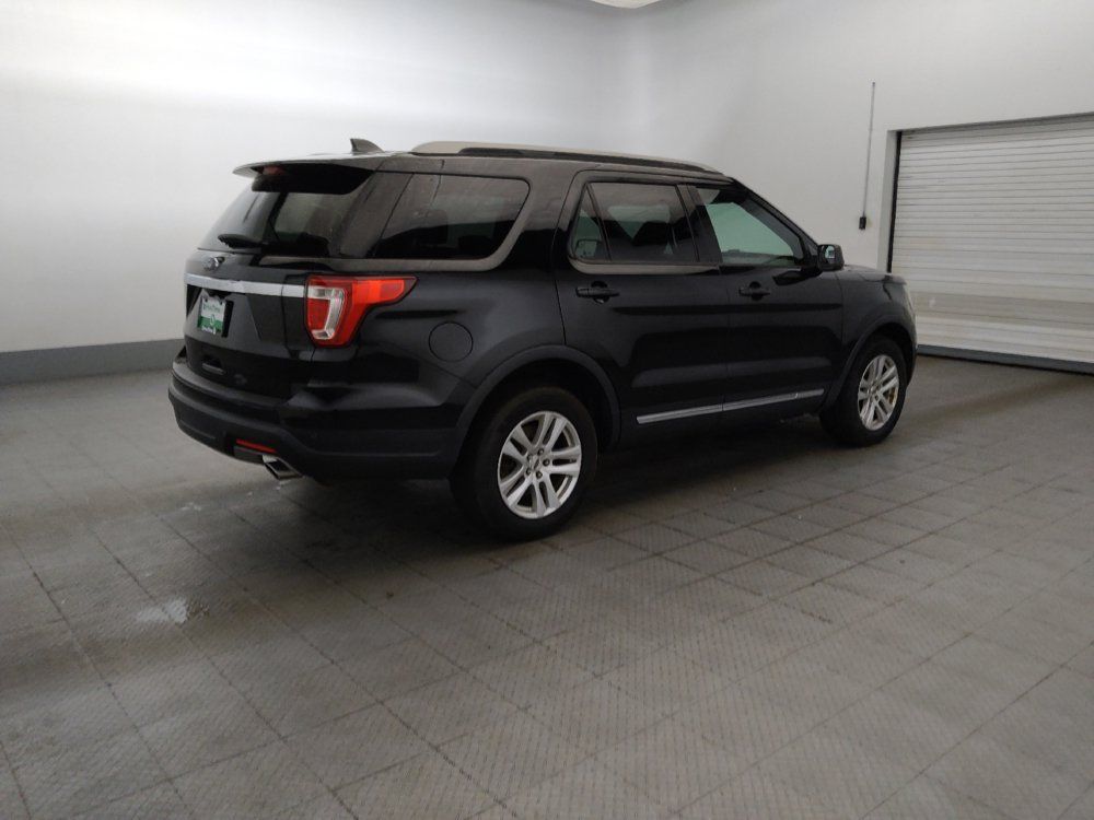 Used 2018 Ford Explorer XLT AWD/4WD image 10