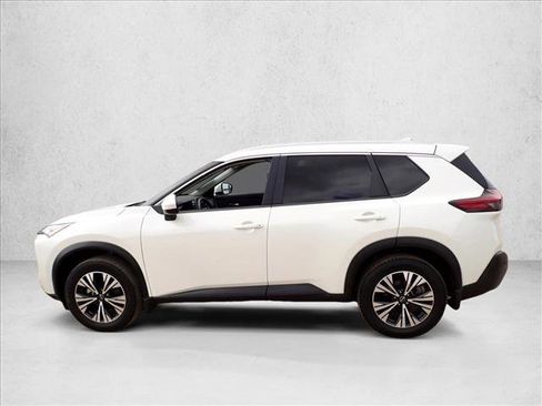 Used 2023 Nissan Rogue SV w/ SV Premium B Package image 2