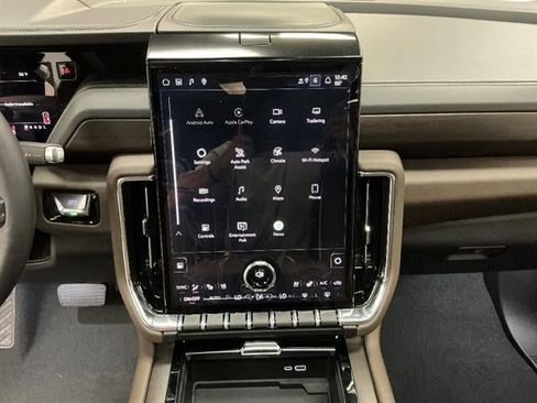 New 2026 GMC Yukon Denali Ultimate w/ LPO, Floor Liner Package AWD/4WD image 16