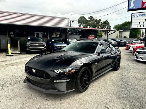Used 2022 Ford Mustang GT Premium w/ GT Performance Package RWD image 2