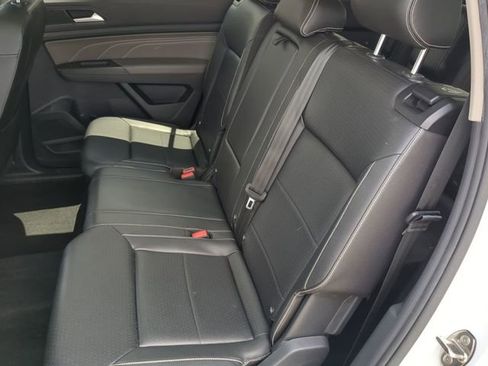Certified 2023 Volkswagen Atlas SE w/ Panoramic Sunroof Package FWD image 18