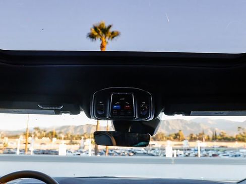 New 2025 Jeep Grand Cherokee Limited image 17