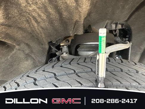 Used 2024 GMC Yukon Denali w/ Advanced Technology Package AWD/4WD image 23