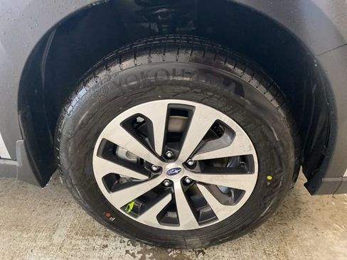 Certified 2025 Subaru Outback Premium image 5