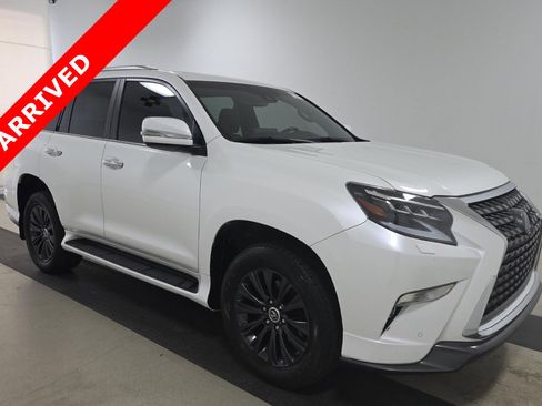 Used 2022 Lexus GX 460 Premium w/ Accessory Package AWD/4WD image 3