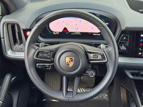 Used 2025 Porsche Cayenne E-Hybrid w/ Premium Package Plus AWD/4WD image 22