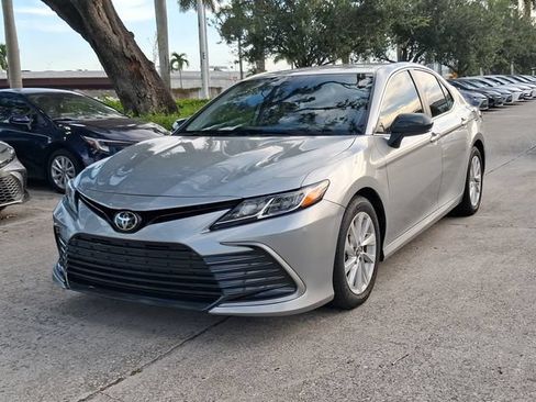 Used 2022 Toyota Camry LE FWD image 2