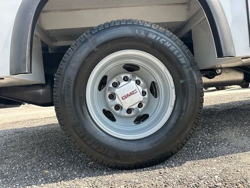 New 2026 GMC Sierra 3500 Pro w/ Convenience Package AWD/4WD image 18
