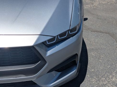 Used 2025 Ford Mustang Premium RWD image 13