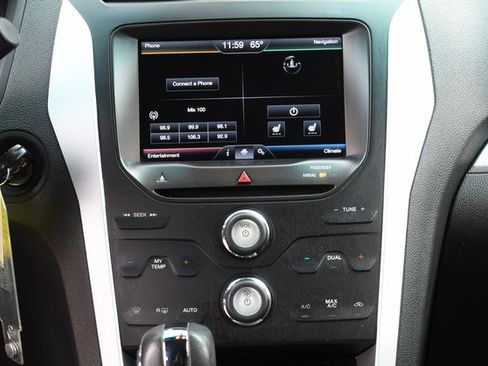 Used 2015 Ford Explorer XLT w/ Equipment Group 202B image 19