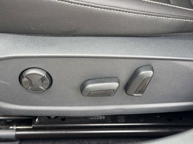 Certified 2023 Volkswagen Jetta SE FWD image 19