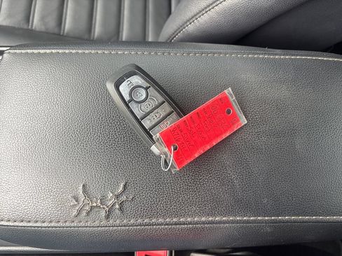 Used 2017 Ford Fusion SE FWD image 30