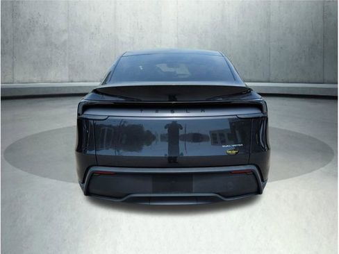 Used 2026 Tesla Model Y AWD image 4