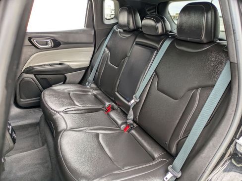 Used 2025 Jeep Compass Limited image 24