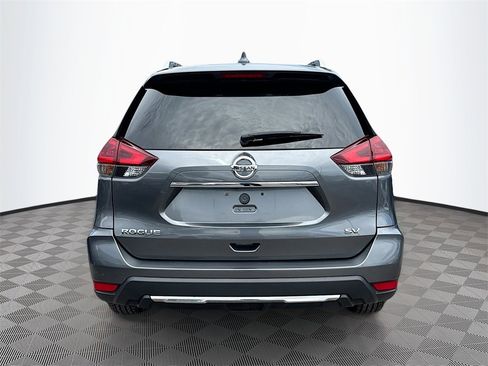 Used 2018 Nissan Rogue SV image 7