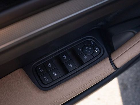 Certified 2024 Porsche Cayenne image 16