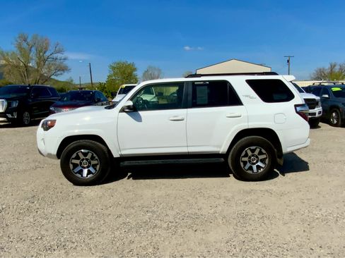 Used 2024 Toyota 4Runner TRD Off-Road AWD/4WD image 2