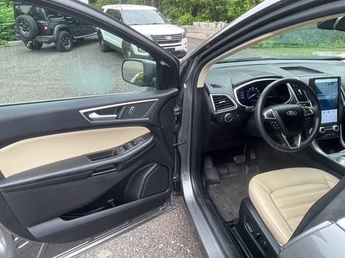 Used 2021 Ford Edge SEL w/ Cargo Accessory Package AWD/4WD image 10