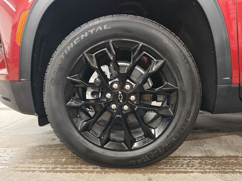 Used 2025 Chevrolet Traverse LT w/ Midnight/Sport Edition image 11