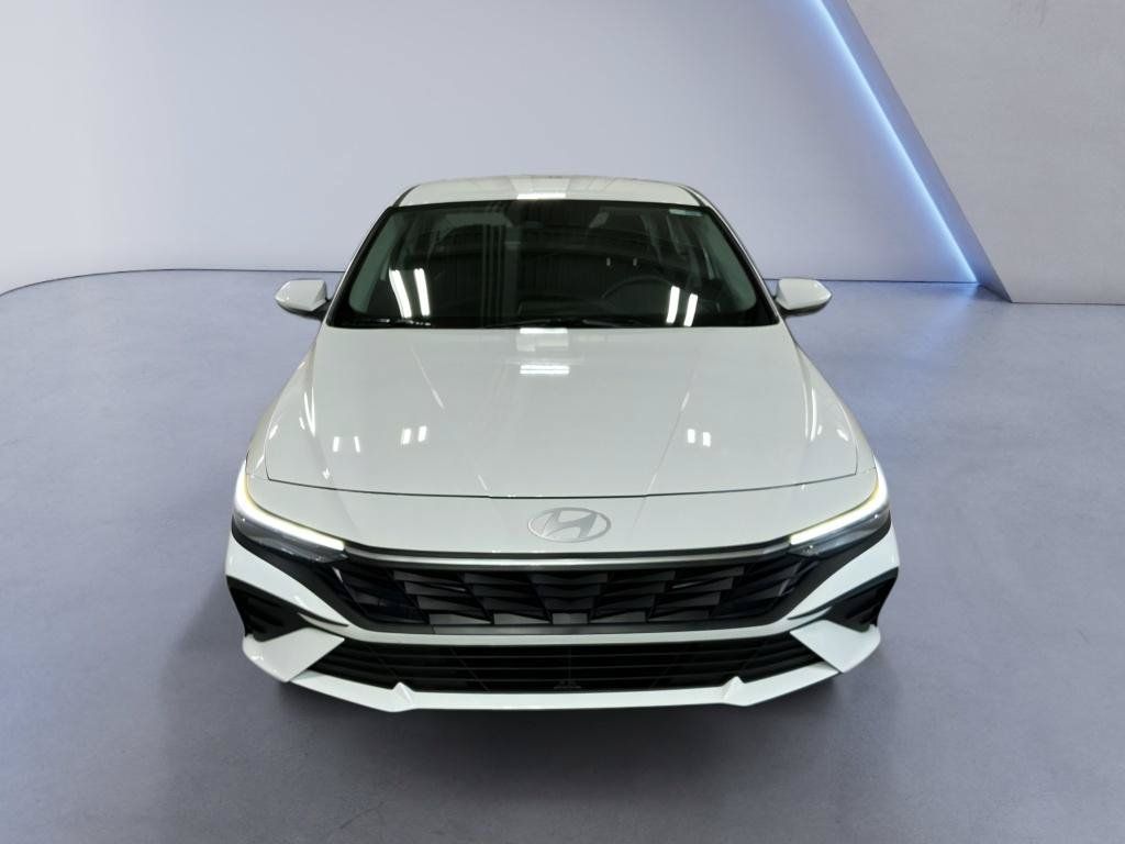 Certified 2026 Hyundai Elantra SE FWD image 1