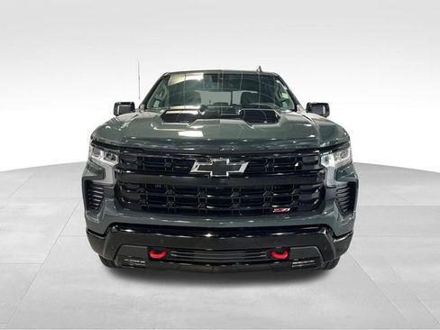 Used 2025 Chevrolet Silverado 1500 LT Trail Boss w/ Convenience Package II AWD/4WD image 2
