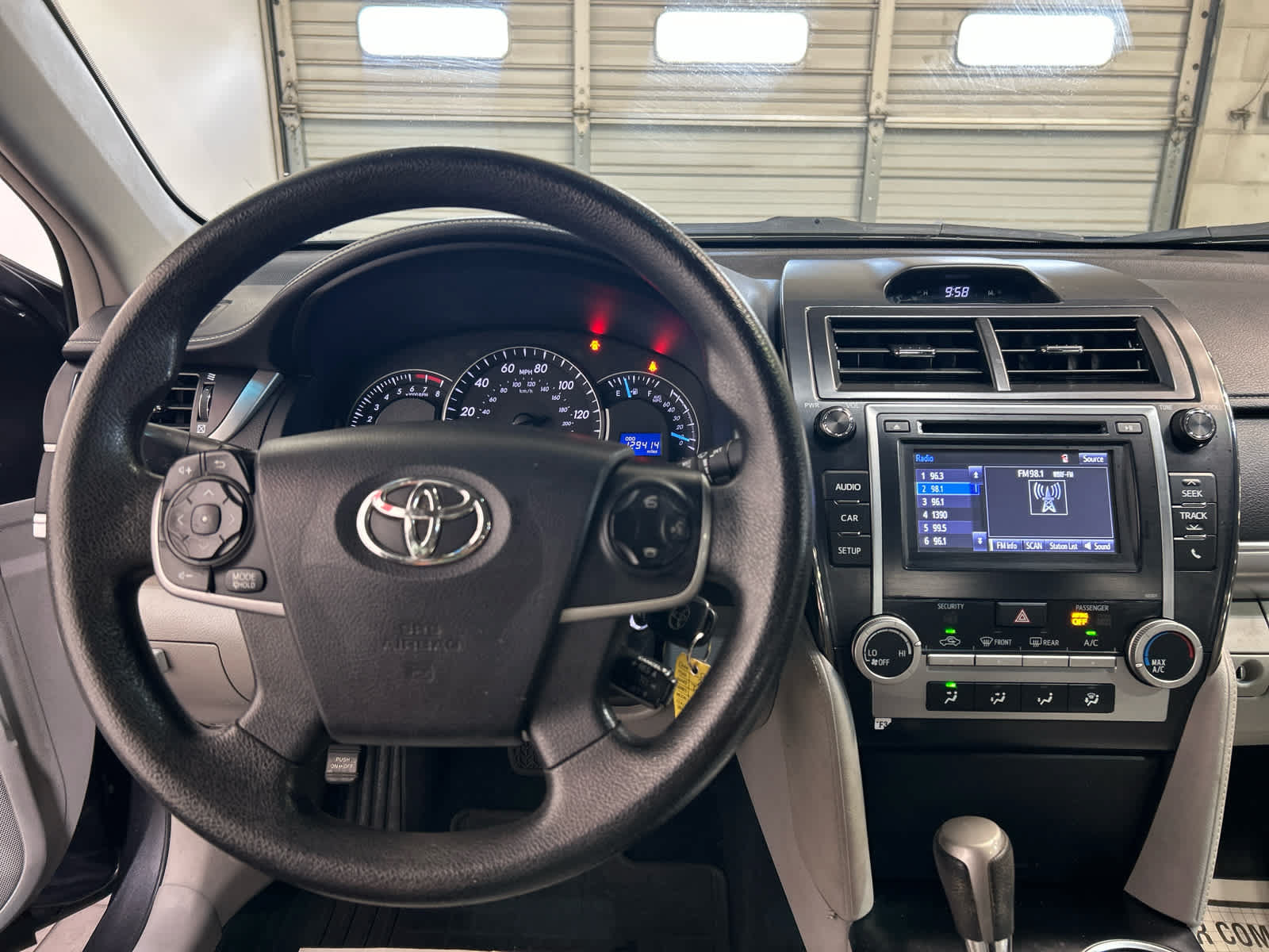 Used 2014 Toyota Camry LE FWD image 7