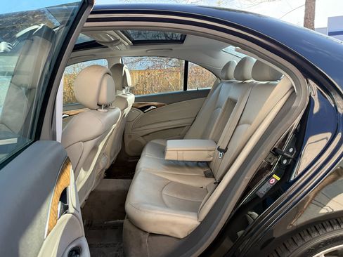 Used 2008 Mercedes-Benz E 350 4MATIC Sedan image 17