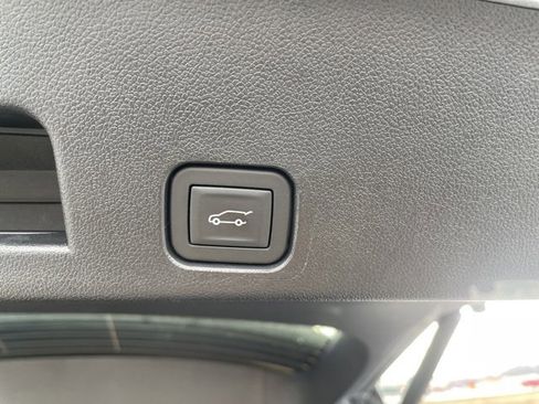 Used 2025 Chevrolet Traverse Z71 w/ Driver Confidence Package image 75