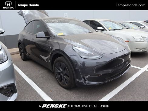 Used 2024 Tesla Model Y 2WD image 1