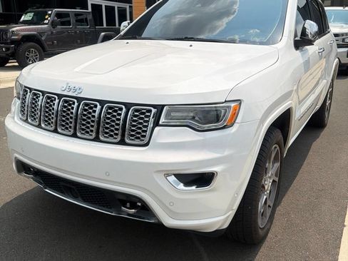 Used 2020 Jeep Grand Cherokee Overland AWD/4WD image 3