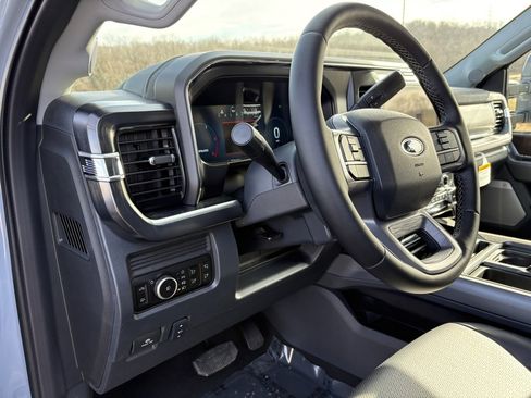 New 2026 Ford F250 Lariat w/ Lariat Premium Package image 32