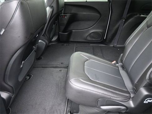 New 2026 Chrysler Pacifica Select image 37