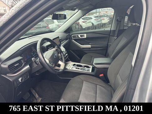 Used 2022 Ford Explorer XLT image 15