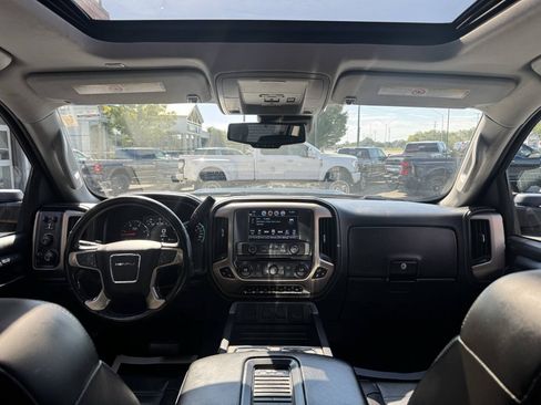 Used 2018 GMC Sierra 2500 Denali w/ Duramax Plus Package AWD/4WD image 22